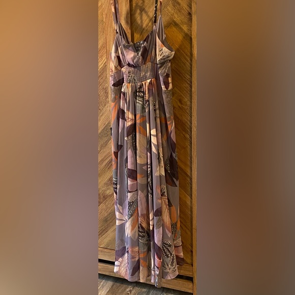 Dress - Picture 5 of 8